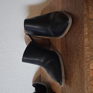 Abound Maya Mule Boot size9